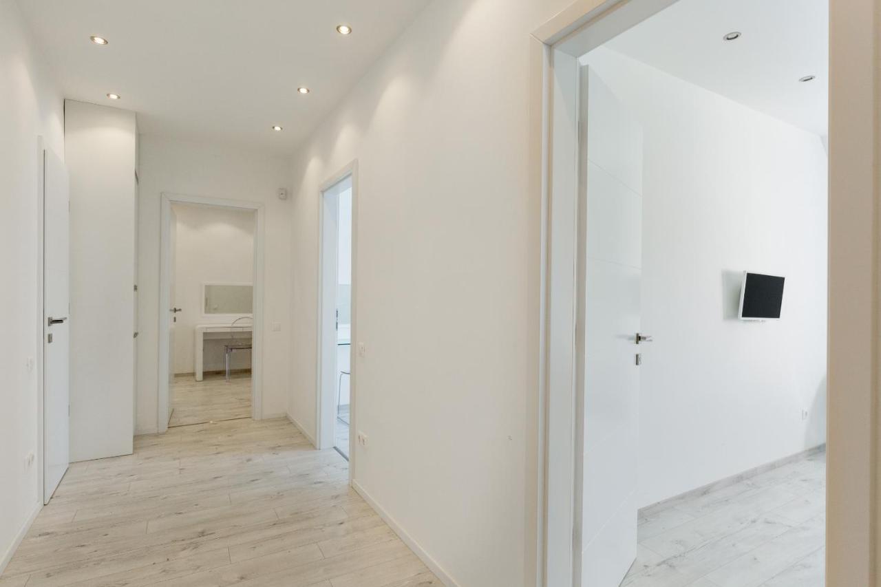 Budapest Central Square 2 Bedrooms Suite - Michaelides Voeroesmarty Square Residences Екстер'єр фото