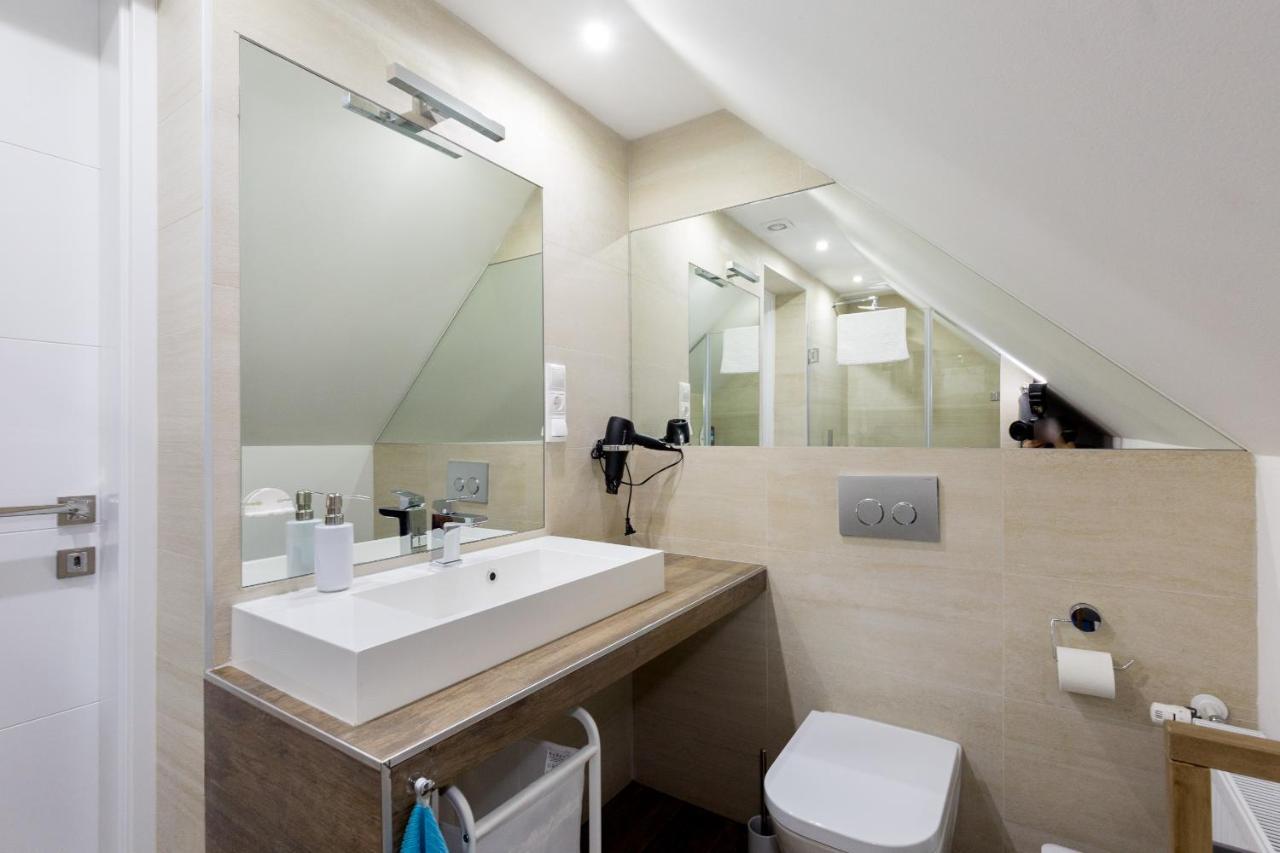 Budapest Central Square 2 Bedrooms Suite - Michaelides Voeroesmarty Square Residences Екстер'єр фото